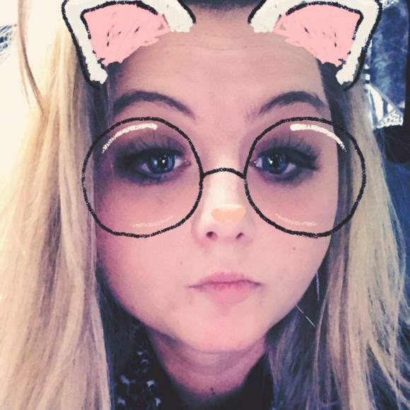 Meet your Posher, Ashley - Picture 1 of 1